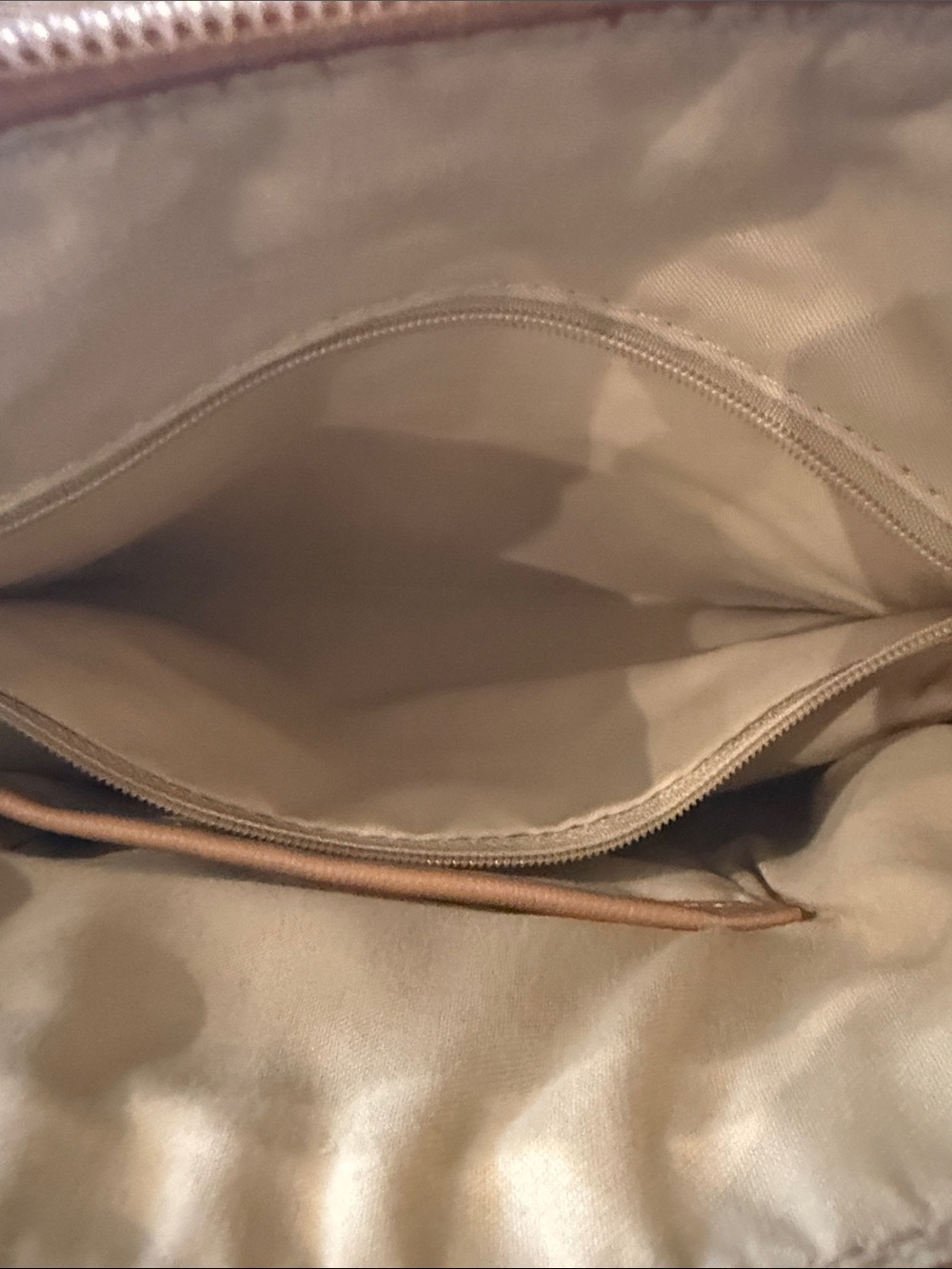 Giani Bernini Brown, White and Green Festive Winter Scene Crossbody Bag - Picture 6 of 8